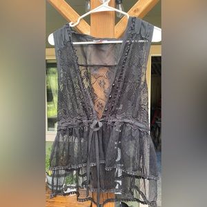 ULTRA PINK -Lace Button-up Tank Top